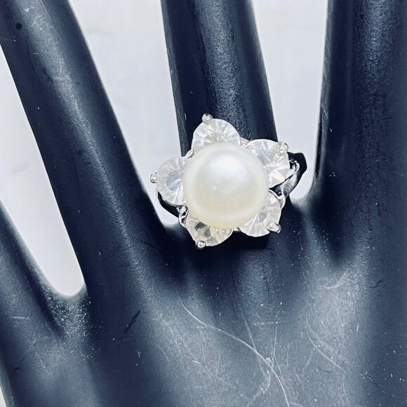 Silver Tone Clear Rhinestones And Faux Pearl Floral Statement Ring Size 6 (R448) - Picture 2 of 8